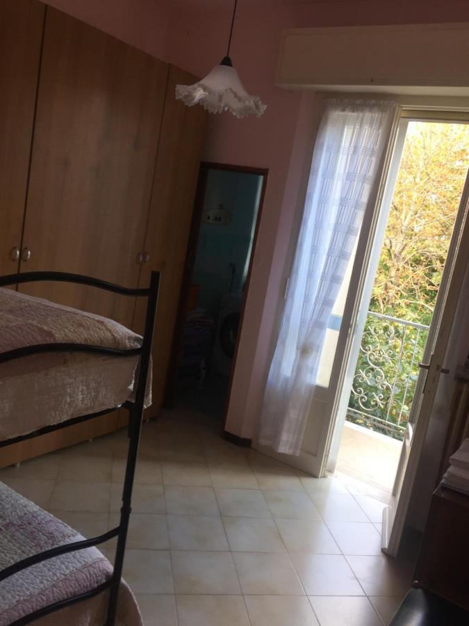 里米尼La Casa Di Clara Ombrellone Con 2 Lettini Al Lido San Giuliano Gratis E Parcheggio Privato Gratis公寓 外观 照片